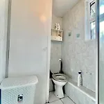 Centre D1 - 2 Bedroom Spacious Modern Duplex House *