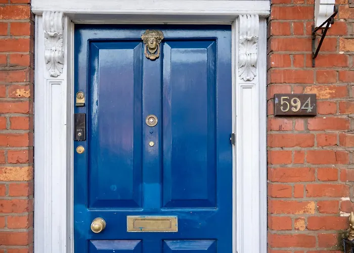 Centre D1 - 2 Bedroom Spacious Modern Duplex House *