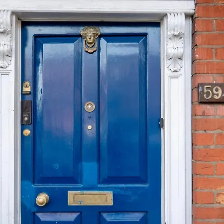 Centre D1 - 2 Bedroom Spacious Modern Duplex House *