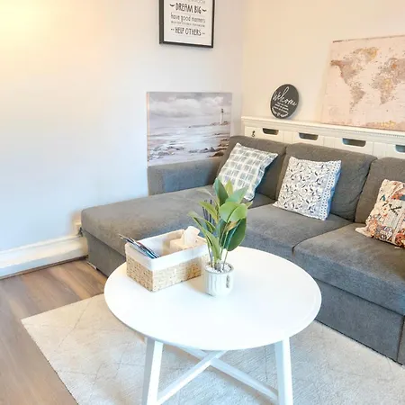 Apartment Centre D1 - 2 Bedroom Spacious Modern Duplex House *