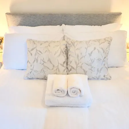 Centre D1 - 2 Bedroom Spacious Modern Duplex House * دبلن