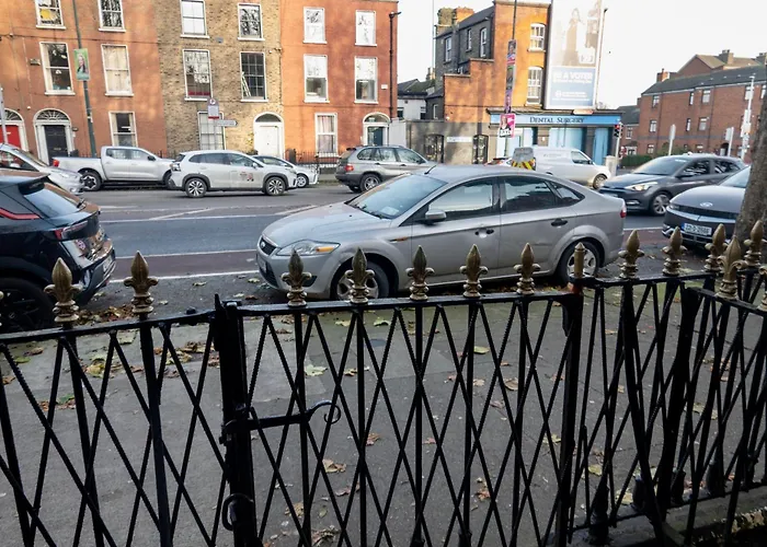 Centre D1 - 2 Bedroom Spacious Modern Duplex House Appartement *