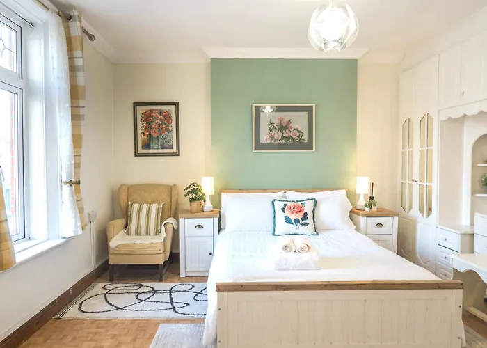 Centre D1 - 2 Bedroom Spacious Modern Duplex House