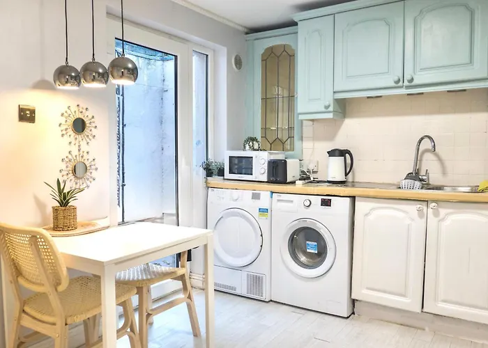 Centre D1 - 2 Bedroom Spacious Modern Duplex House Appartement