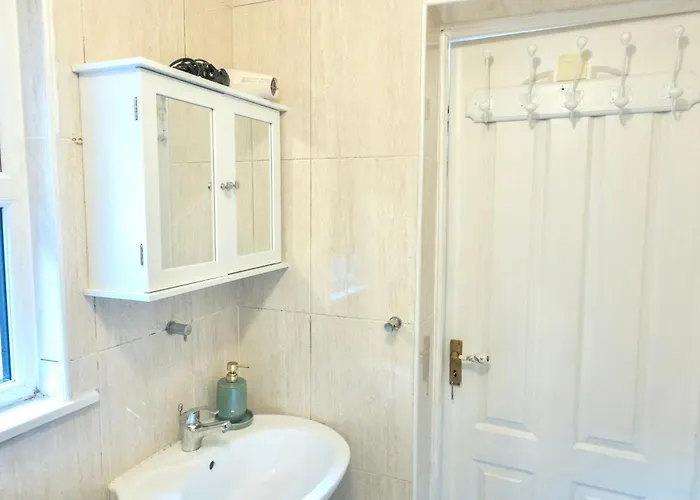 Centre D1 - 2 Bedroom Spacious Modern Duplex House * Dublin