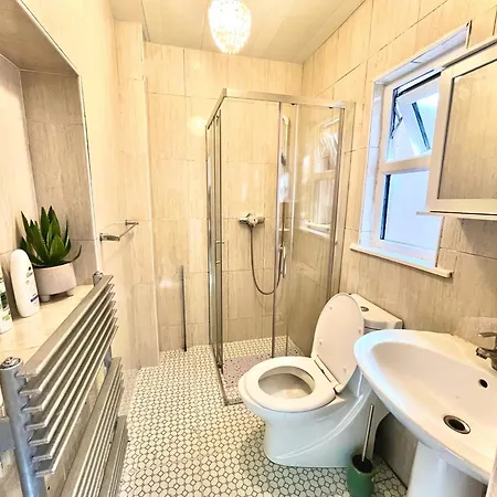 Centre D1 - 2 Bedroom Spacious Modern Duplex House דבלין