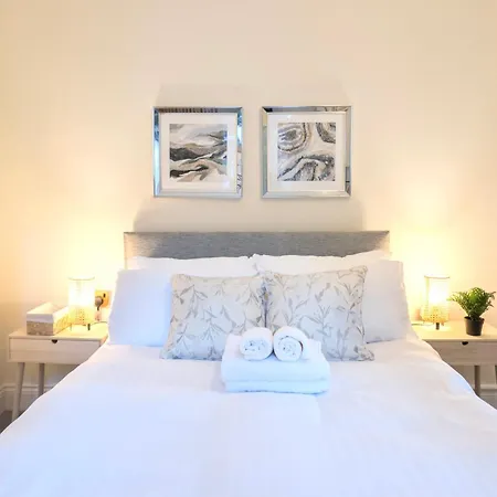 Centre D1 - 2 Bedroom Spacious Modern Duplex House